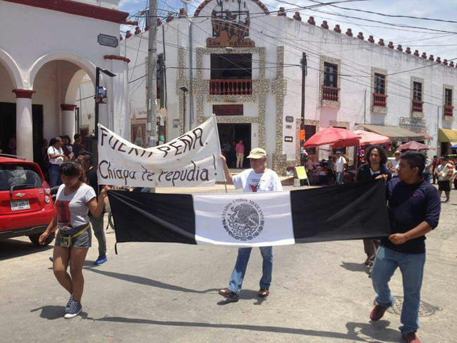Protestantes contra Peña Nieto