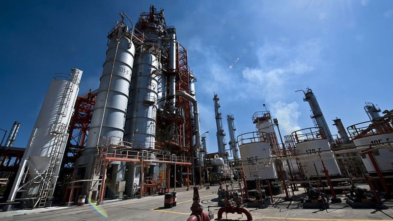 El gobierno federal decidió ampliar la refinería ubicada en Tula, Hidalgo, a unos kilómetros de Atitalaquia. 