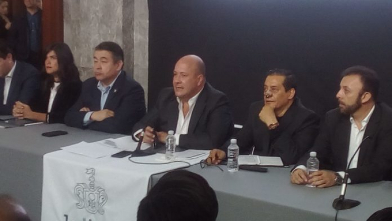 Gobernador Alfaro de Jalisco  (MC) anuncia que subira la tarifa de transporte a 9.5 pesos