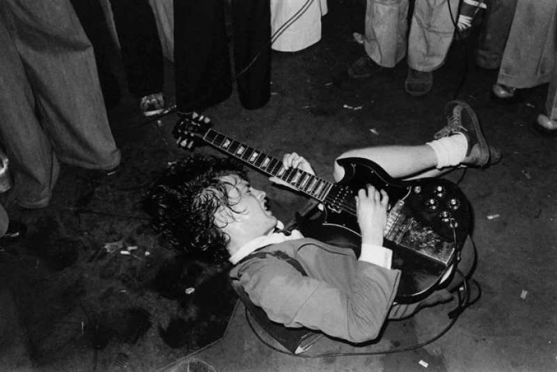 Muere Malcom Young, legendario guitarrista de AC/DC