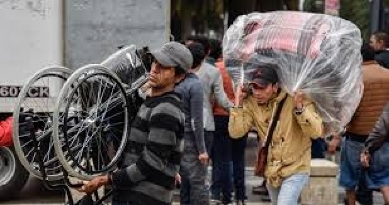 Con salarios de pobre y sin seguro social: así viven los jóvenes mexicanos