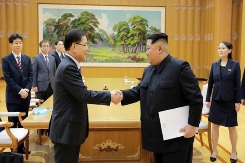 Líderes coreanos se reúnen sin invitar a Trump