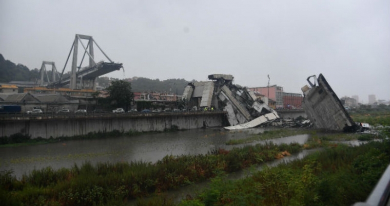 Se derrumba viaducto en Genova Italia, mas de 22 fallecidos