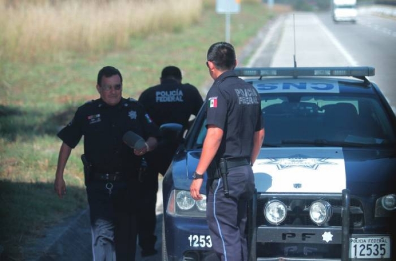 Caen policias federales que extorcionaban a la gente en la carretera Guadalajara-Colima