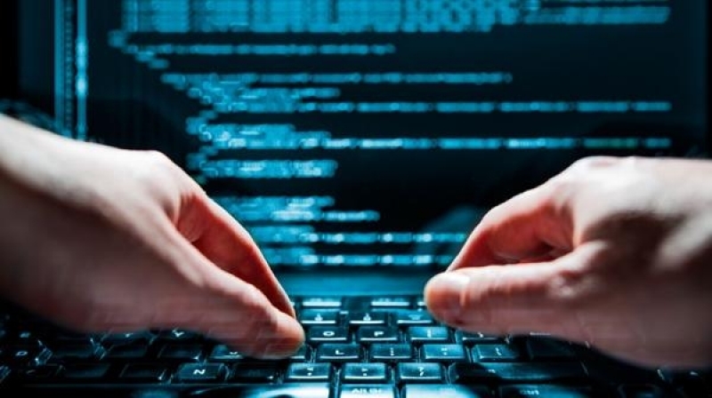 Hacker demuestra vulnerabilidad e ingresa a una laptop en reposo