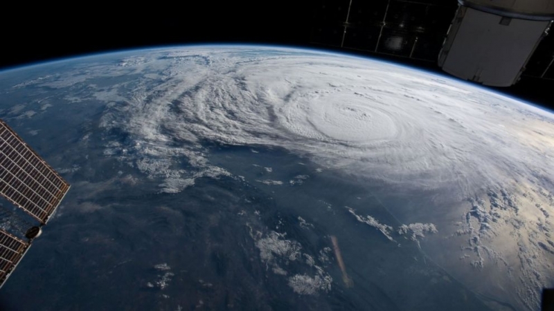 El huracán Harvey llega a tierra en Texas como categoría 4