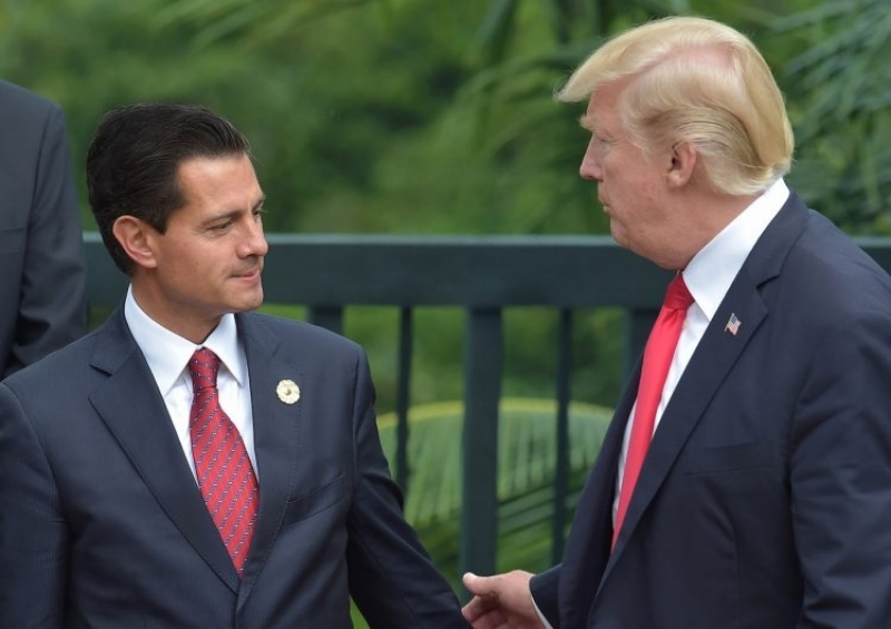 Trump le dice -loco- a Peña Nieto