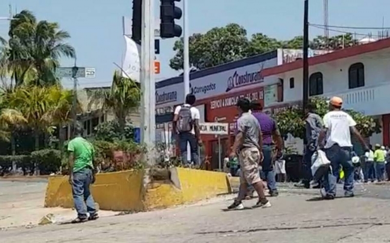 Guzardaespaldas de Meade disparan contra manifestantes en Puerto Escondido