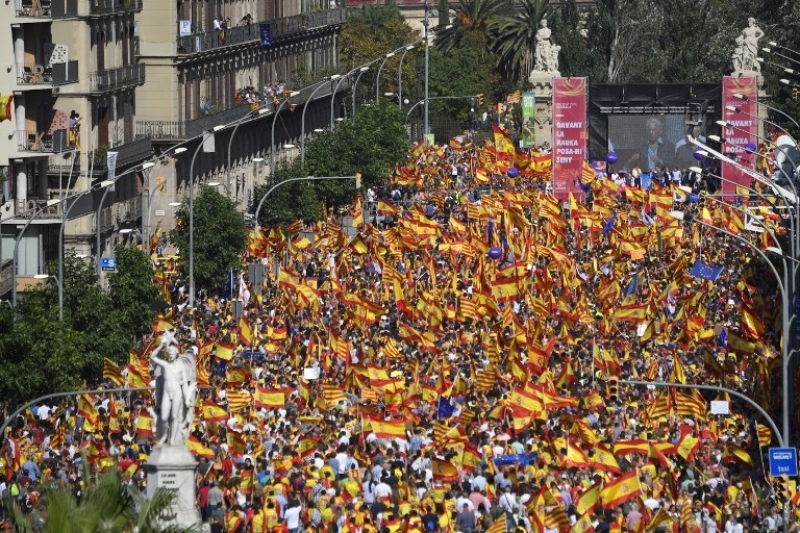 Catalanes protestan para exigir libertad de líderes