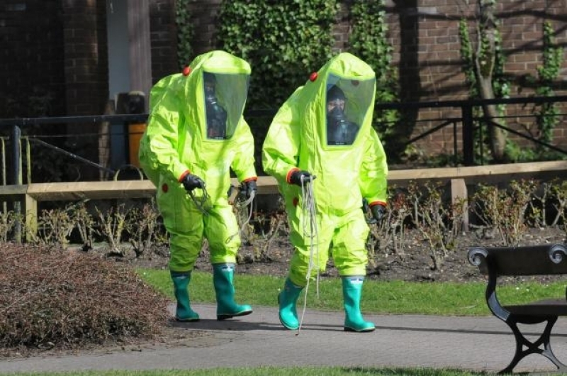 Inglaterra expulsa diplomaticos de Rusia por caso de ataque con armas quimicas