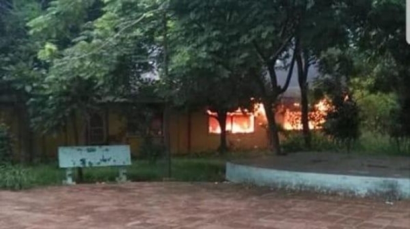 Grupos violentos incendian universidad en Nicaragua