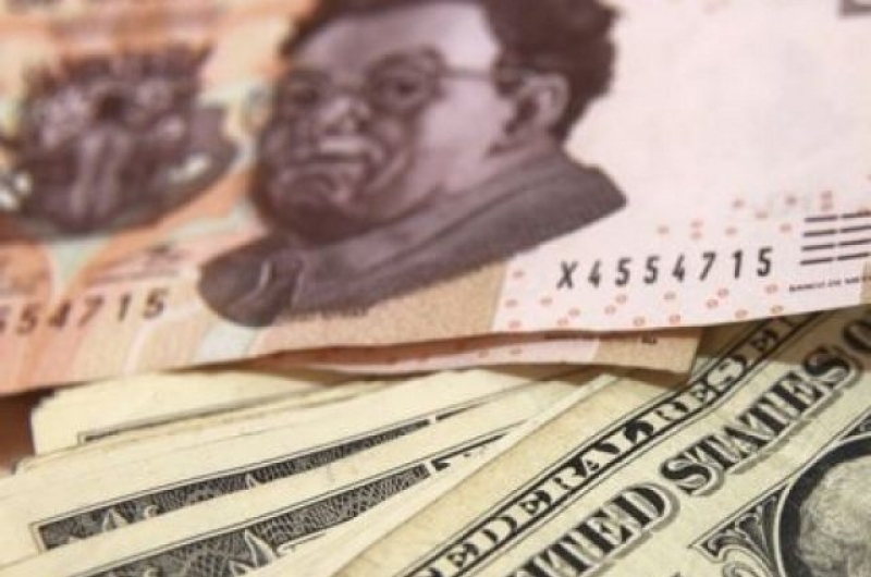 El peso continua ganando terreno frente al dolar gracias a AMLO