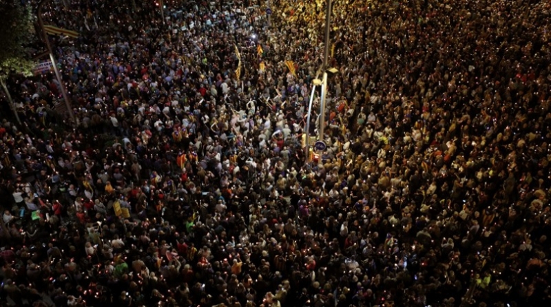Barcelona pide libertad para líderes independentistas secuestrados por la corona española