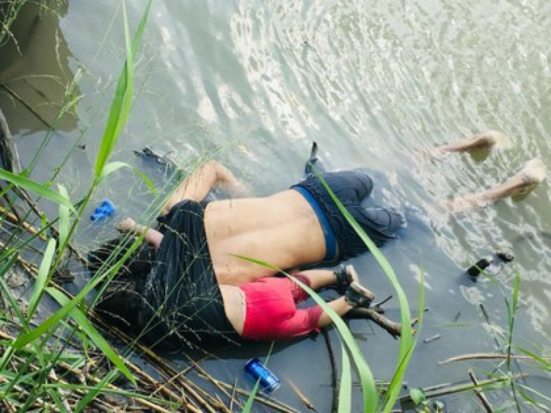 Trump convierte tragedia en el Río Bravo en un obsceno espectáculo de oportunismo político