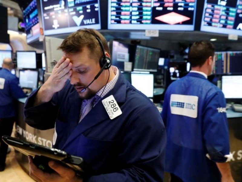 Wall Street se desploma y pierde 3.1% en solo 1 dia