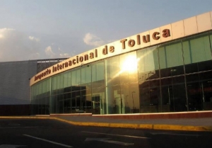 AMLO anuncia nueva terminal en el Aeropuerto Internacional de la Ciudad de México, otra pista en el Aeropuerto Internacional de Toluca y la posibilidad de un nuevo aeropuerto en Tizayuca, Hidalgo