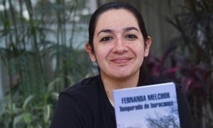 Fernanda Melchor premiada internacionalmente por su novela Temporada de huracanes.