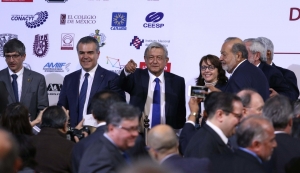 López Obrador promete mayor presupuesto a ciencia y tecnología