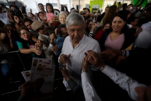 López Obrador anuncia construcción de la línea 4 del Tren Ligero
