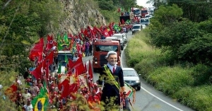Miles en Caravana para exigir liberación de Lula da Silva