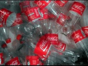 San Francisco se convierte en la primera ciudad en prohibir las venta de plástico, Coca-Cola enfurecida