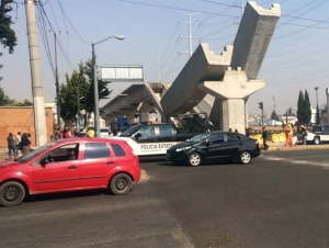 Ahora colapsan trabes de concreto en obras del Tren México-Toluca