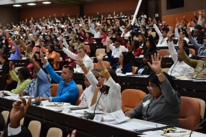 Cuba aprueba proyecto de reforma de la Constitución