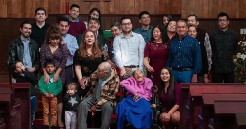 Descendientes de MoctezumqQueremos dignificar el legado de México