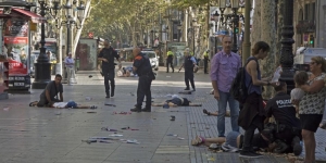 Catalanes se sumergen en miedo y terror tras ataque de Tropas Islamicas.