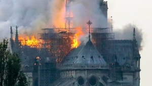 Notre-Dame está en llamas