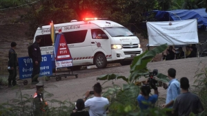 Salvan a 4 niños en operación de rescate en Tailandia. Mañana continuan con el rescate