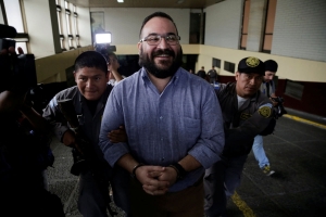Suspende juez órdenes de aprehensión contra Duarte en Veracruz por delitos no graves
