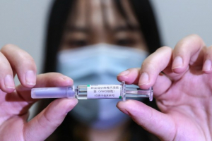 China regalara su vacuna contra el Covid-19 mientras que Oxford cobrara 2.5 euros