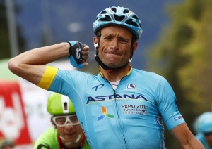Muere el ciclista Michele Scarponi atropellado durante un entrenamiento en Italia