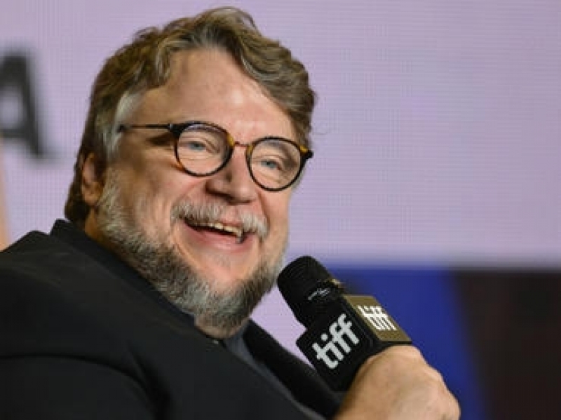 No me gusta que me felicite Peña Nieto: Guillermo del Toro